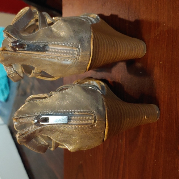 Wedges - Picture 2 of 4